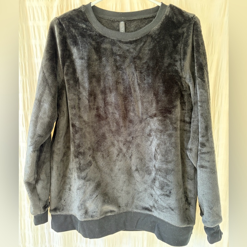 GAIAM Black Plush Crewneck Sweatshirt